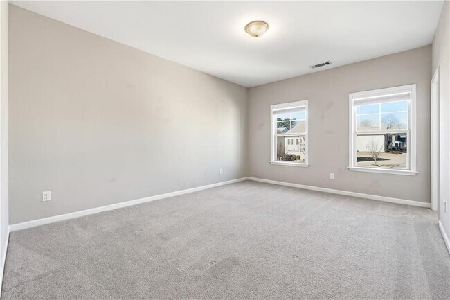 Building Photo - 156 Round Pond Dr