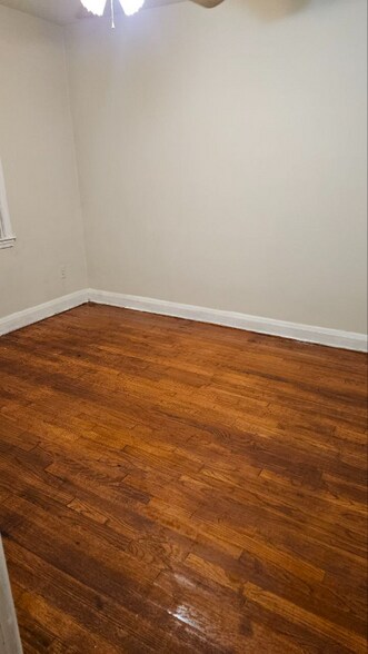 Building Photo - 4014 Balfern Ave