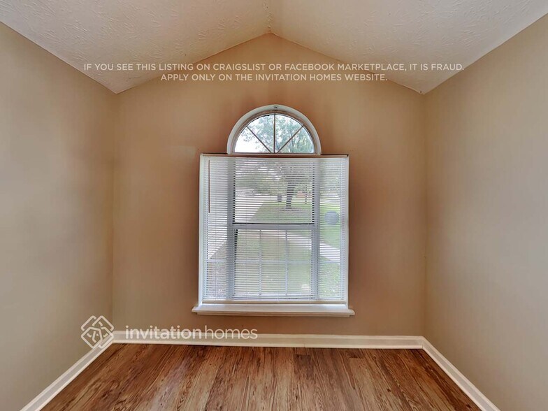 Building Photo - 7951 E Field Dr
