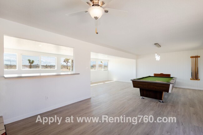 Building Photo - Modern Comfort in Scenic Landers
