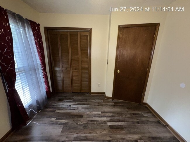 Building Photo - 501 Hollyberry Ln