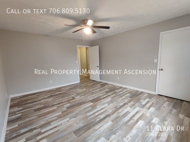 Building Photo - 11 Clara Dr