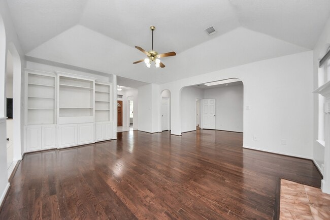 Building Photo - 6406 Castle Ln Dr