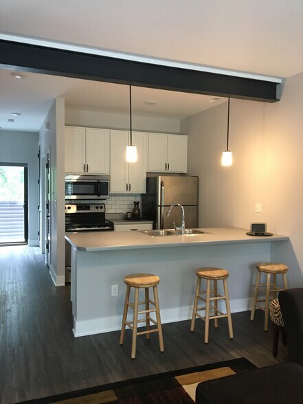 More Kitchen - 6240 Ballard Ave