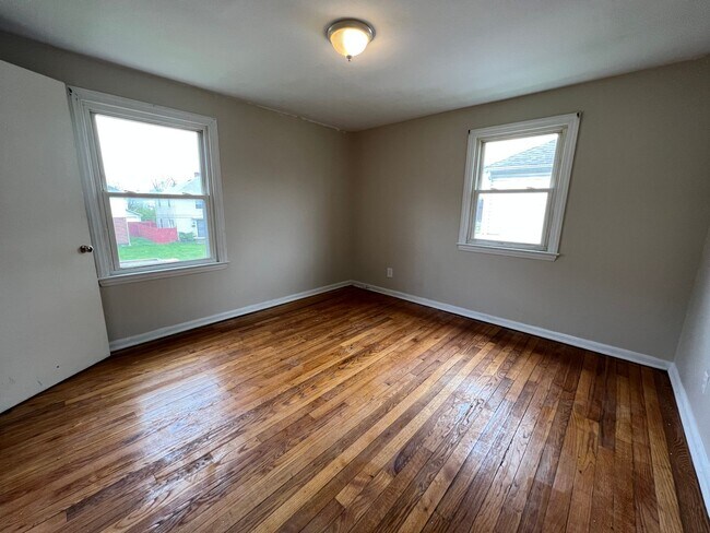 Building Photo - 1310-1312 E 25th Ave