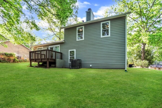 Building Photo - 755 Forest Path