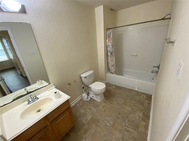 Building Photo - 19510 Remington Martin Dr