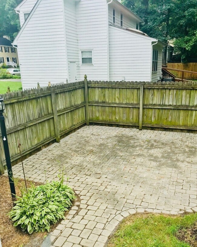 Building Photo - 4610 River Mill Ct