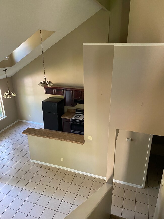 Building Photo - 208 Standifer Ave