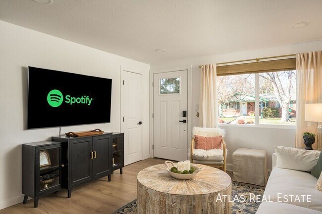 Building Photo - 5210 Quay St