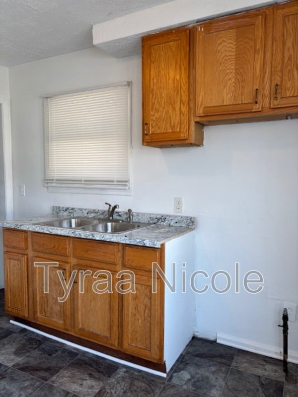 Building Photo - 22241 Lyndon St