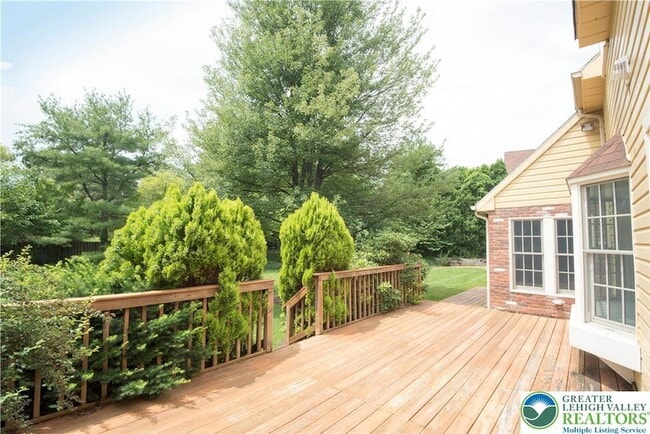 Building Photo - 1528 Wethersfield Dr