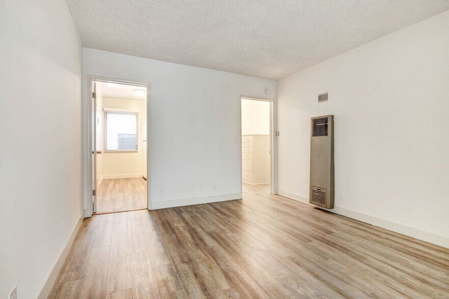 Building Photo - 937 6th St