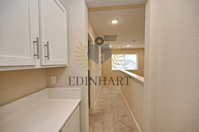 Building Photo - 231 Nabors Dr S