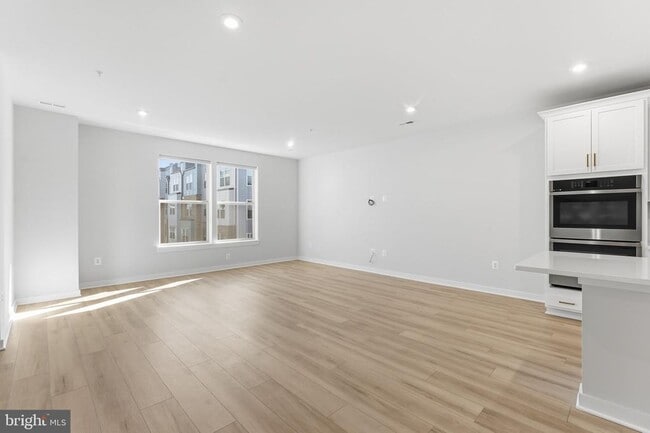 Building Photo - 2136 Glacier Rd