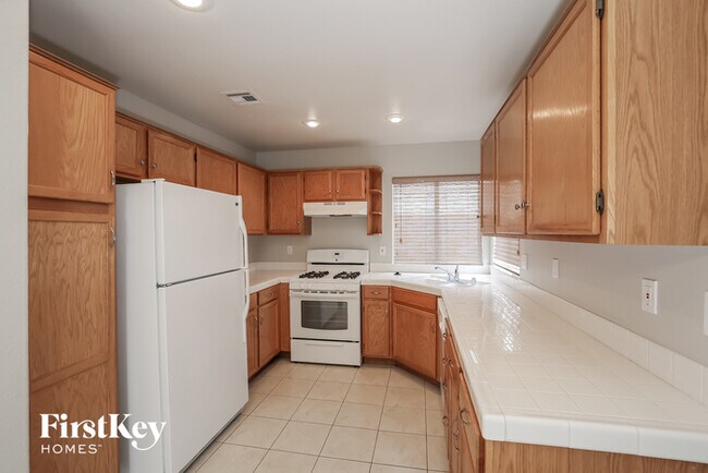Building Photo - 5820 Meadow Dale Dr