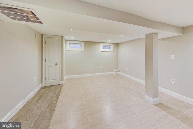 Building Photo - 5415 Illinois Ave NW