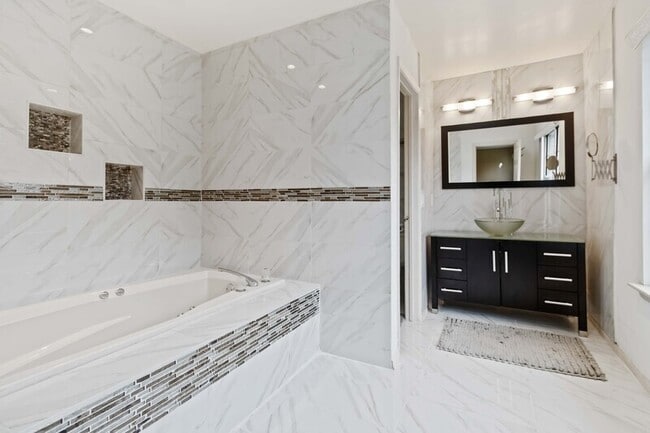 Building Photo - 24 Alton Dr