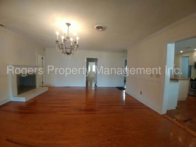 Building Photo - 1909 Marina Rd