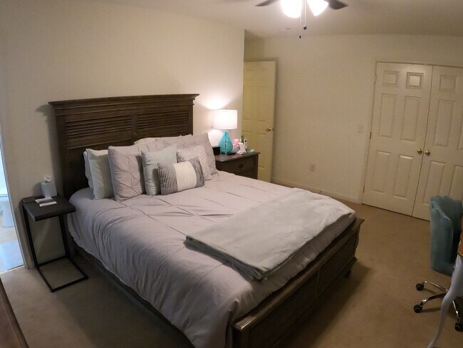 Building Photo - 2121 Quail Hollow Dr