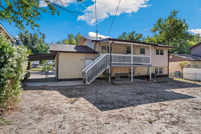 Building Photo - 4 Bed 2 Bath Near Fort Carson!