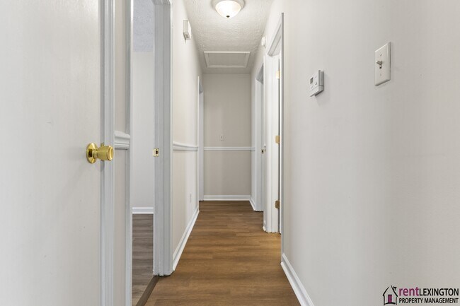 Building Photo - 208 Grayson Ct