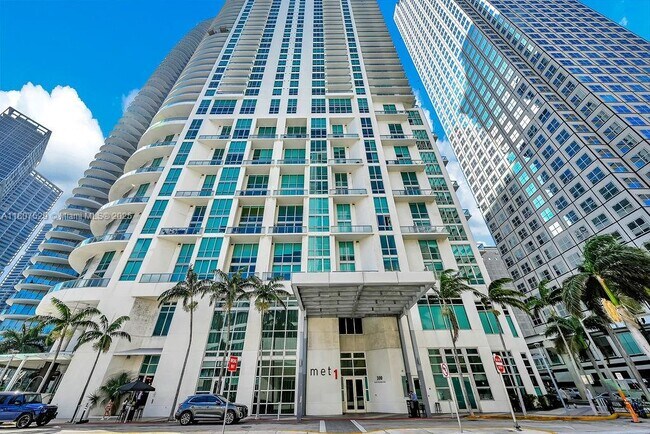 Building Photo - 300 S Biscayne Blvd