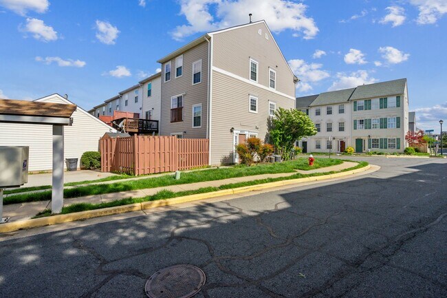 Building Photo - 46051 Marble Terrace