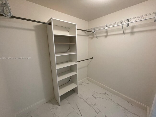 Building Photo - 2971 SW 35th Ave