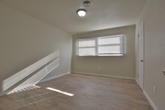 Building Photo - 5227 15th St