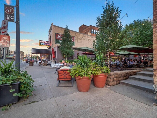 Building Photo - 720 N 4th St