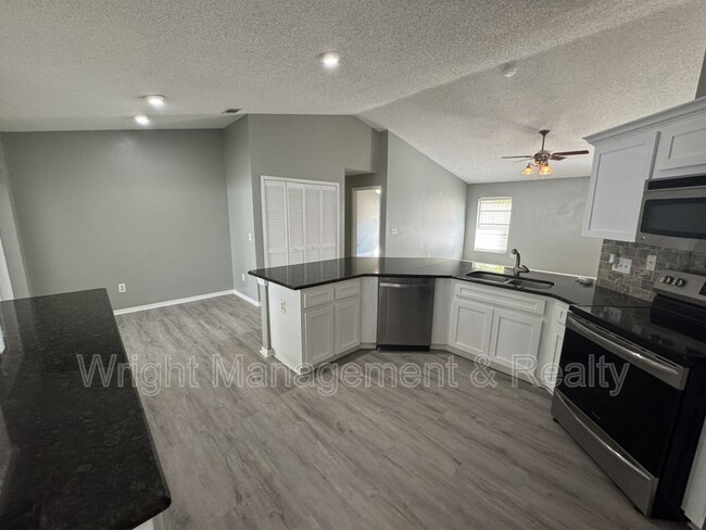 Building Photo - 12034 Stone Crossing Cir