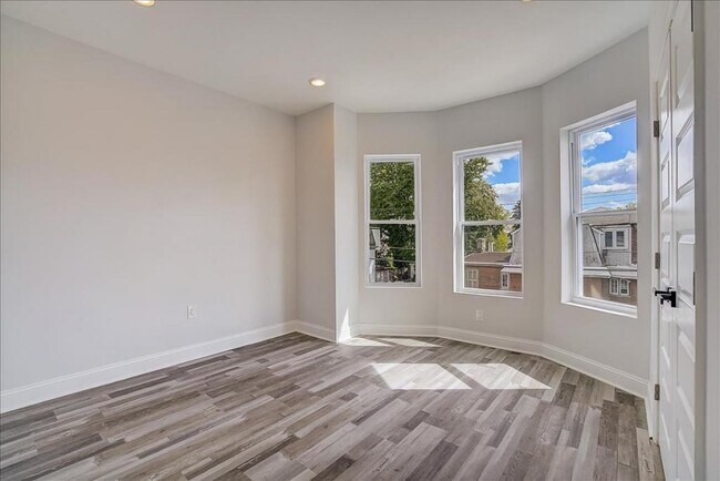 Building Photo - 95 E Duval St