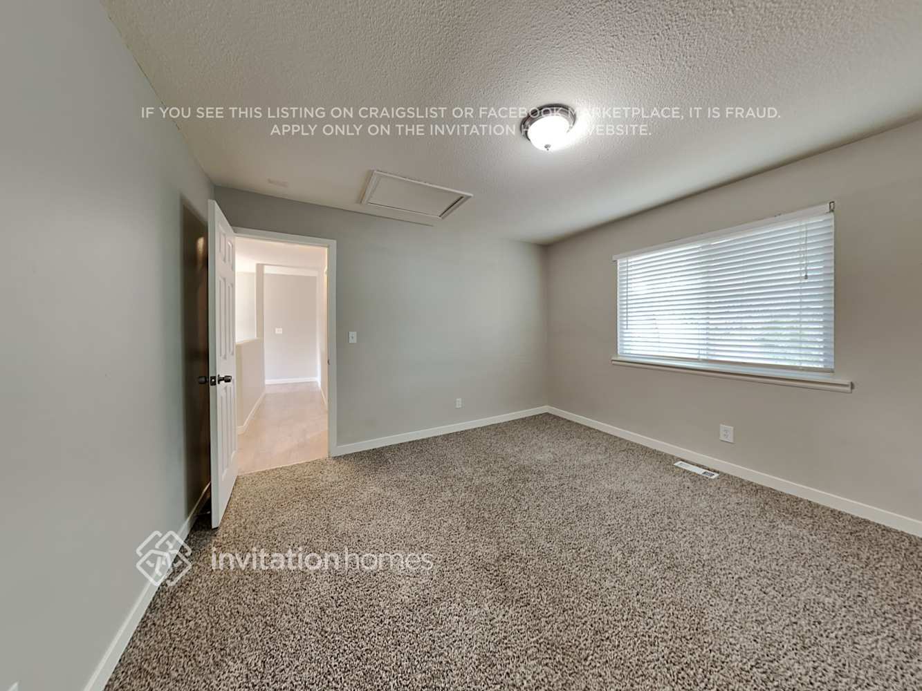 Building Photo - 5814 Santana Dr