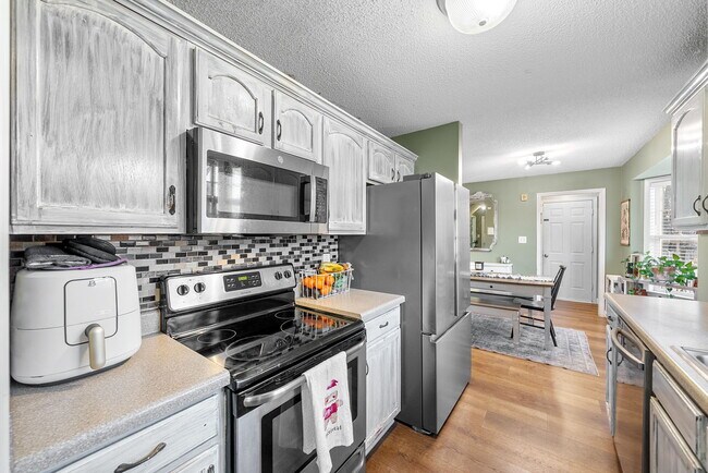 Building Photo - 1700 Cedar Springs Cir