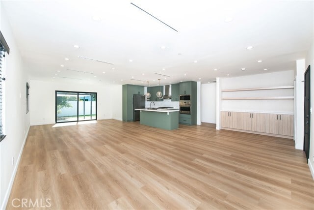 Building Photo - 7760 Independence Ave