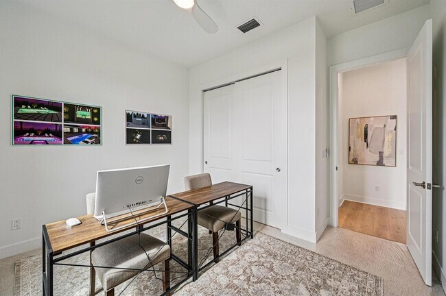 Building Photo - 13621 Le Christine Dr