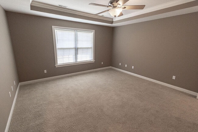 Building Photo - 2303 Roslyn Ct