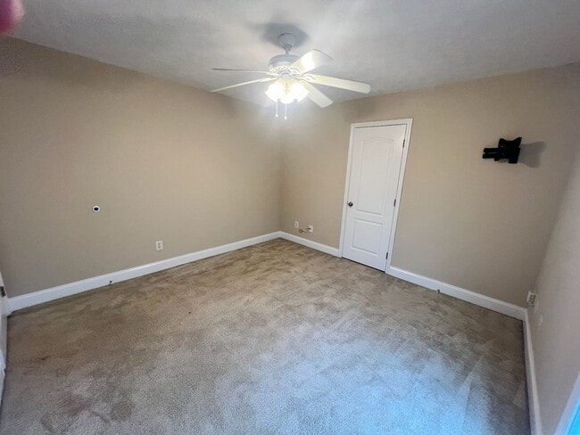 Building Photo - Location, Community, Quality Living. It St...