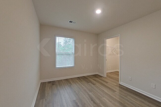 Building Photo - 107 Inez Ave