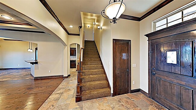 Building Photo - 13604 Gentry Dr