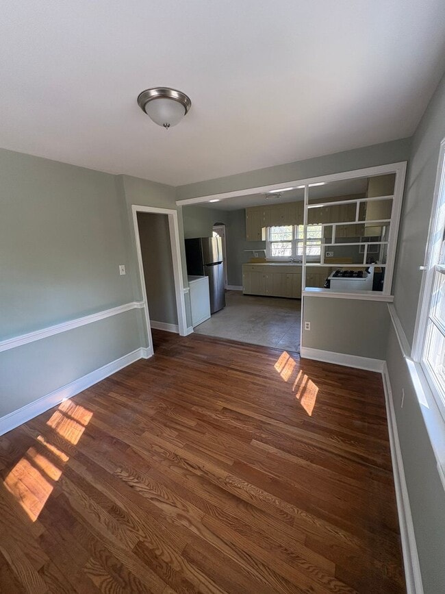 Building Photo - Charming Barnegat Retreat – Cozy 3-Bed Hom...