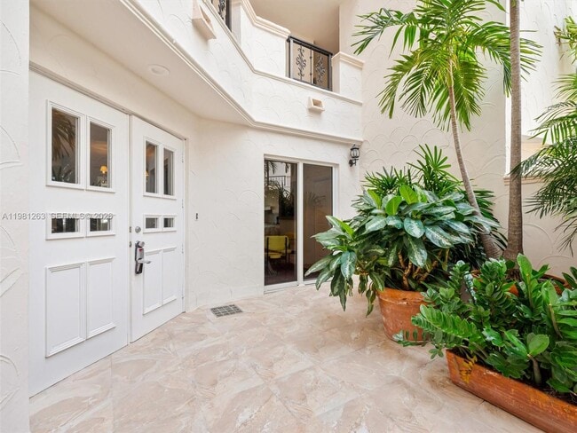 Building Photo - 2416 Fisher Island Dr