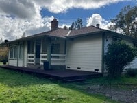 Building Photo - Charming - Off Forni Road - 2 Bdrm, 2 Bath