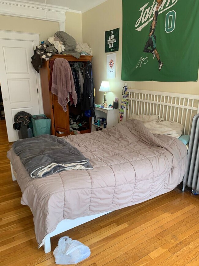 Building Photo - 7 Fuller St