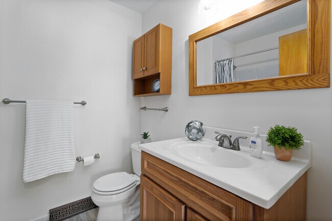 Building Photo - 9993 Hawley Dr