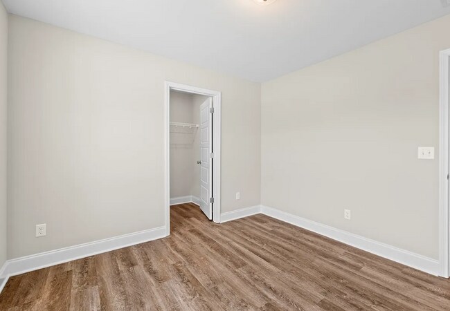 Building Photo - 613 St George Way