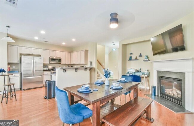 Building Photo - 6174 Indian Wood Cir