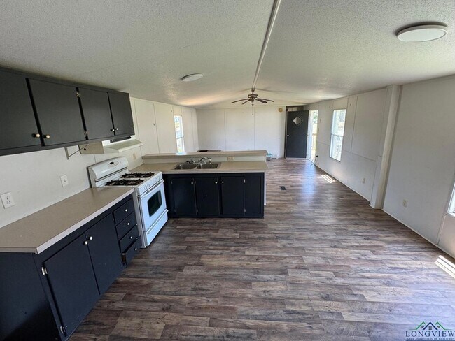 Building Photo - 268 Joy Ln