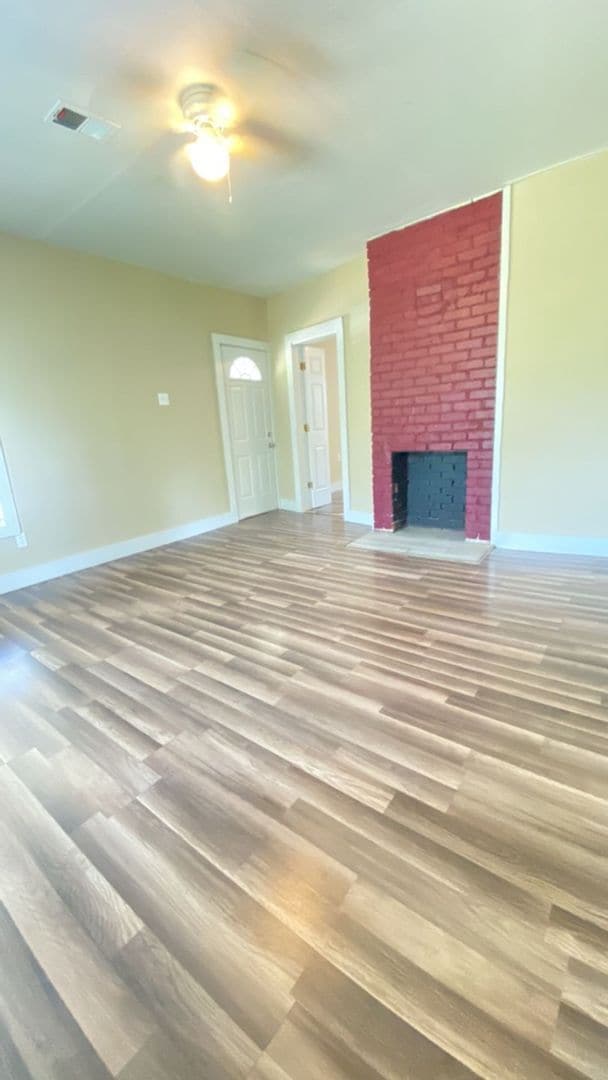 Building Photo - 4 success is now offering this 1bedroom 1b...